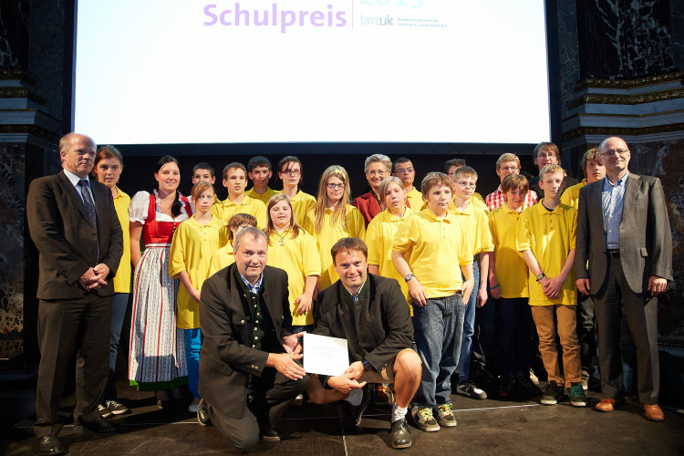 Schulpreis 2013: Bildungsministerin Dr. Claudia Schmied prämiert die NMS/BG/BRG Klusemannstraße - Bild Nr. 2750 - Vorschau