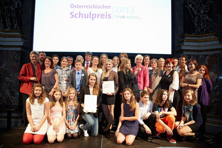 Schulpreis 2013: Bildungsministerin Dr. Claudia Schmied prämiert die NMS/BG/BRG Klusemannstraße - Bild Nr. 2751 - Vorschau