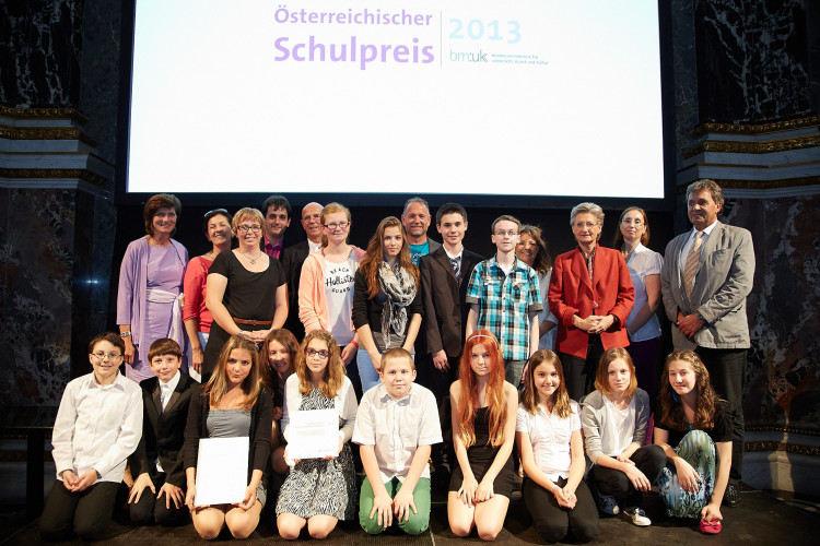 Schulpreis 2013: Bildungsministerin Dr. Claudia Schmied prämiert die NMS/BG/BRG Klusemannstraße