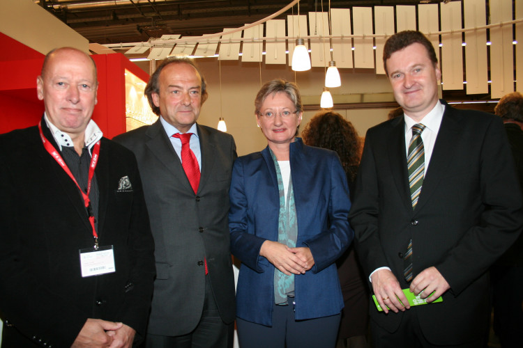 Rede der Frau Bundesministerin Dr. Claudia Schmied zur Eröffnung des österreichischen Gemeinschaftsstands bei der Frankfurter Buchmesse am 14.10.2009 - Bild Nr. 439 - Vorschau