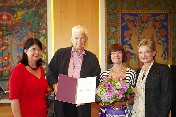 Kulturministerin Claudia Schmied zeichnet Per Olov Enquist mit dem Österreichischen Staatspreis für Europäische Literatur 2009 aus - Bild Nr. 449 - Vorschau