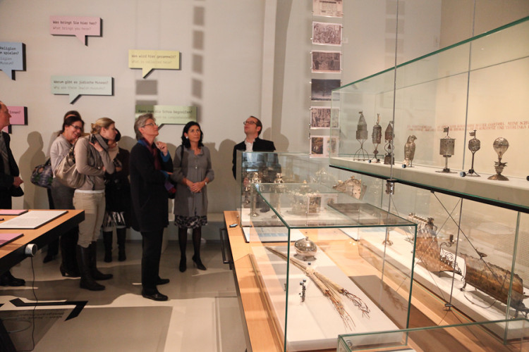 Bundesministerin Dr. Claudia Schmied besucht das jüdische Museum