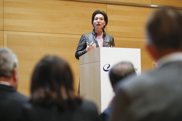 Bundesministerin Gabriele Heinisch-Hosek eröffnet die Interpädagogica 2014 - Bild Nr. 4942 - Vorschau