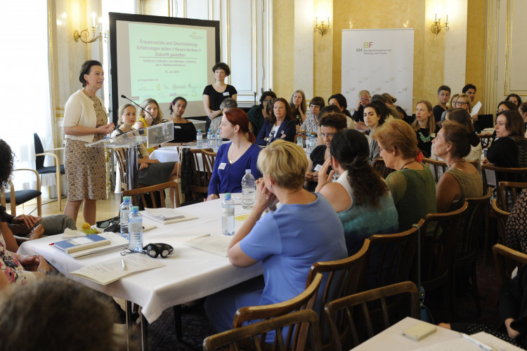 Konferenz „Frauenrechte und Gleichstellung: Erfahrungen teilen > Neues denken > Zukunft gestalten“ - Bild Nr. 5711 - Vorschau