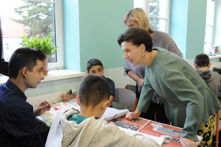 Bundesministerin Gabriele Heinisch-Hosek präsentiert Willkommensaktion für Flüchtlingskinder