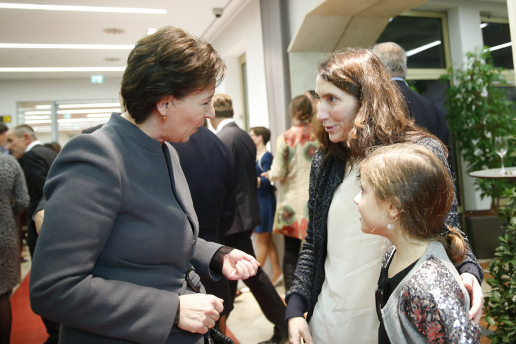 Bildungsministerin Heinisch-Hosek verleiht den Österreichischen Staatspreis für Erwachsenenbildung 2015 - Bild Nr. 6252 - Vorschau