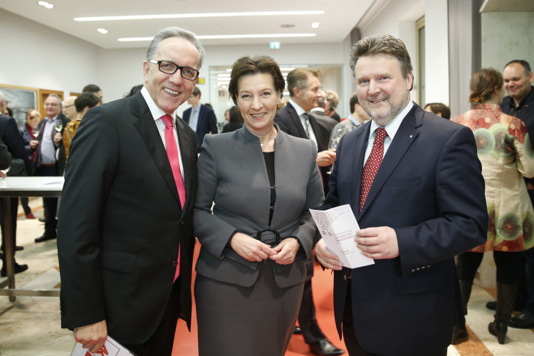 Bildungsministerin Heinisch-Hosek verleiht den Österreichischen Staatspreis für Erwachsenenbildung 2015 - Bild Nr. 6253 - Vorschau
