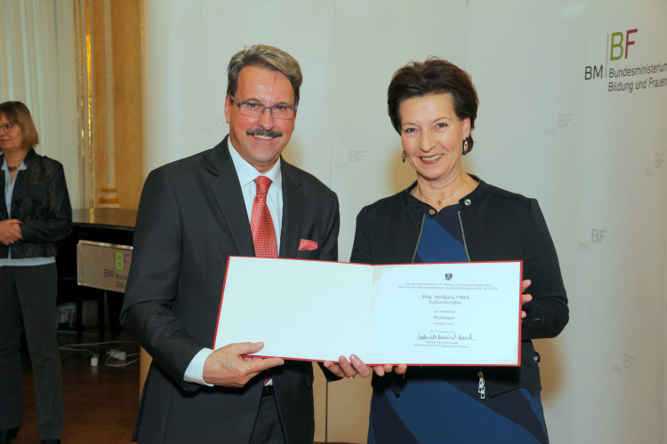 Bundesministerin Heinisch-Hosek ehrt verdiente Persönlichkeiten - Bild Nr. 6310 - Vorschau