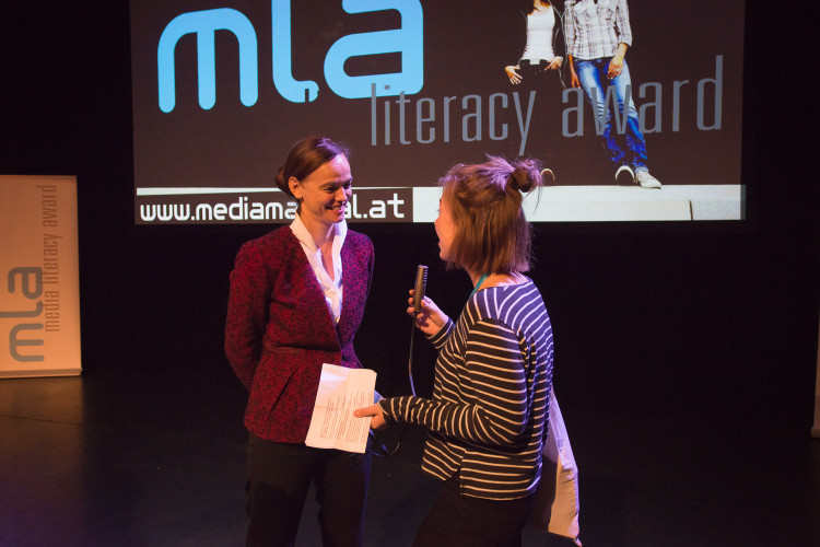 BM Sonja Hammerschmid zeichnet 22 SchülerInnen-Teams für innovative medienpädagogische Leistungen mit dem media literacy award [mla] 2016 aus