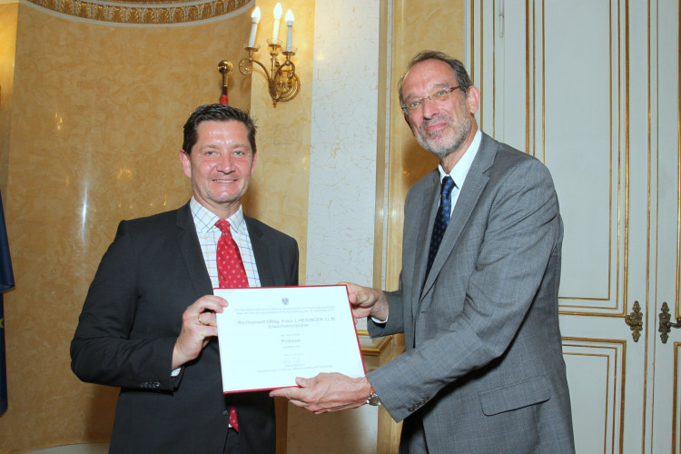 BMBWF: Bundesminister Faßmann überreicht Ehrenzeichen